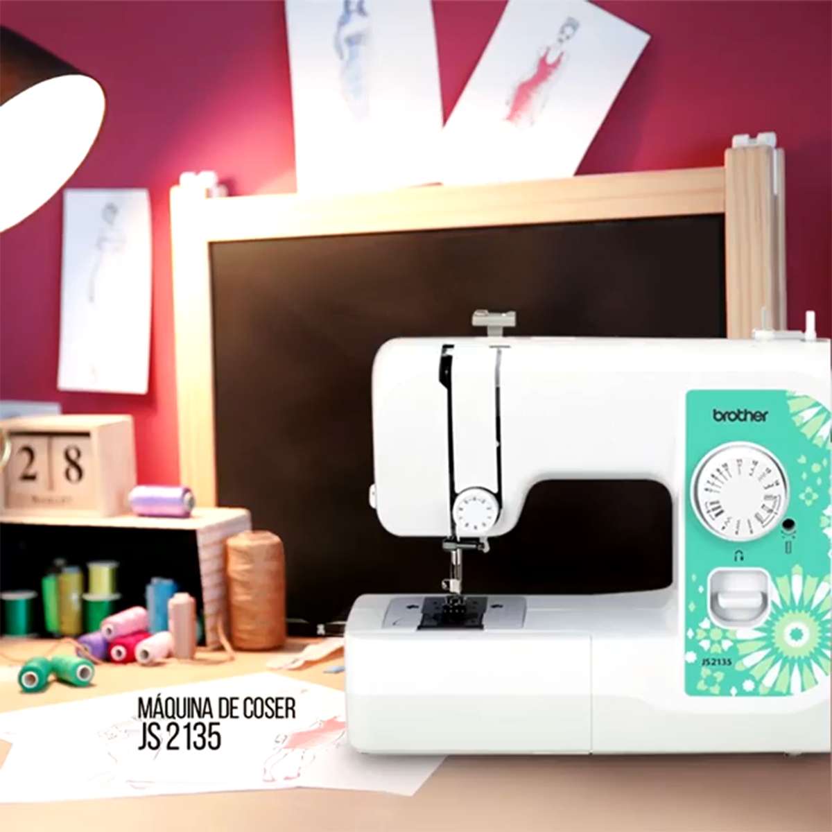 Maquina De Coser Portátil Brother JS2135 Mecánica 14 Puntos